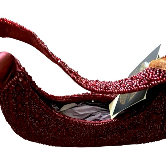 NWT ⚜️♥️⚜️ From India to you Gorgeous Burgundy Floral Beaded Purse - Picture 6 of 10